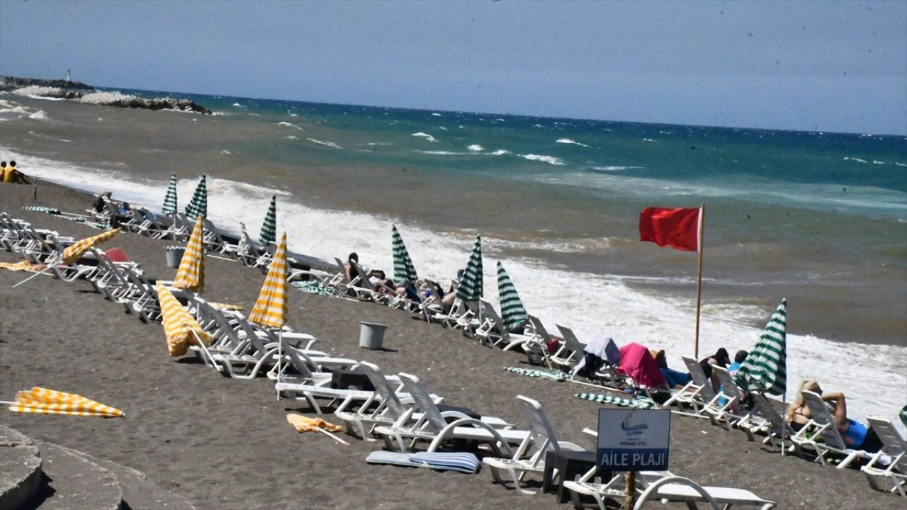 Sakarya, Kocaeli ve Düzce Sahillerinde Denize Giriş Yasağı
