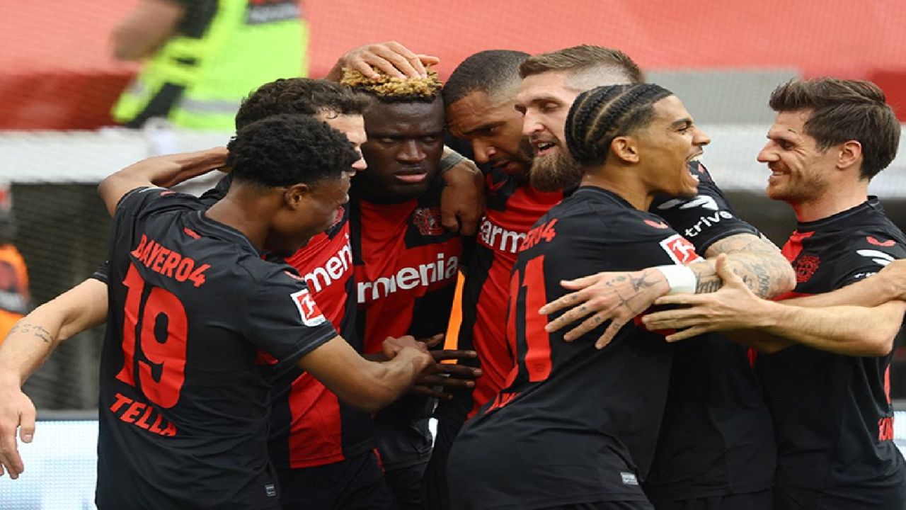 Bundesliga'da yeni şampiyon Bayer Leverkusen Bayern Münih'in 11 yıllık saltanına son verdi!