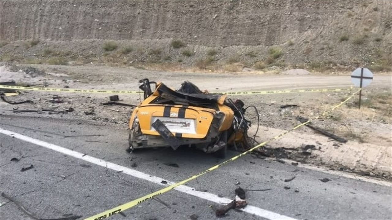 Erzincan'da Feci Kaza: 4 Kişi Hayatını Kaybetti