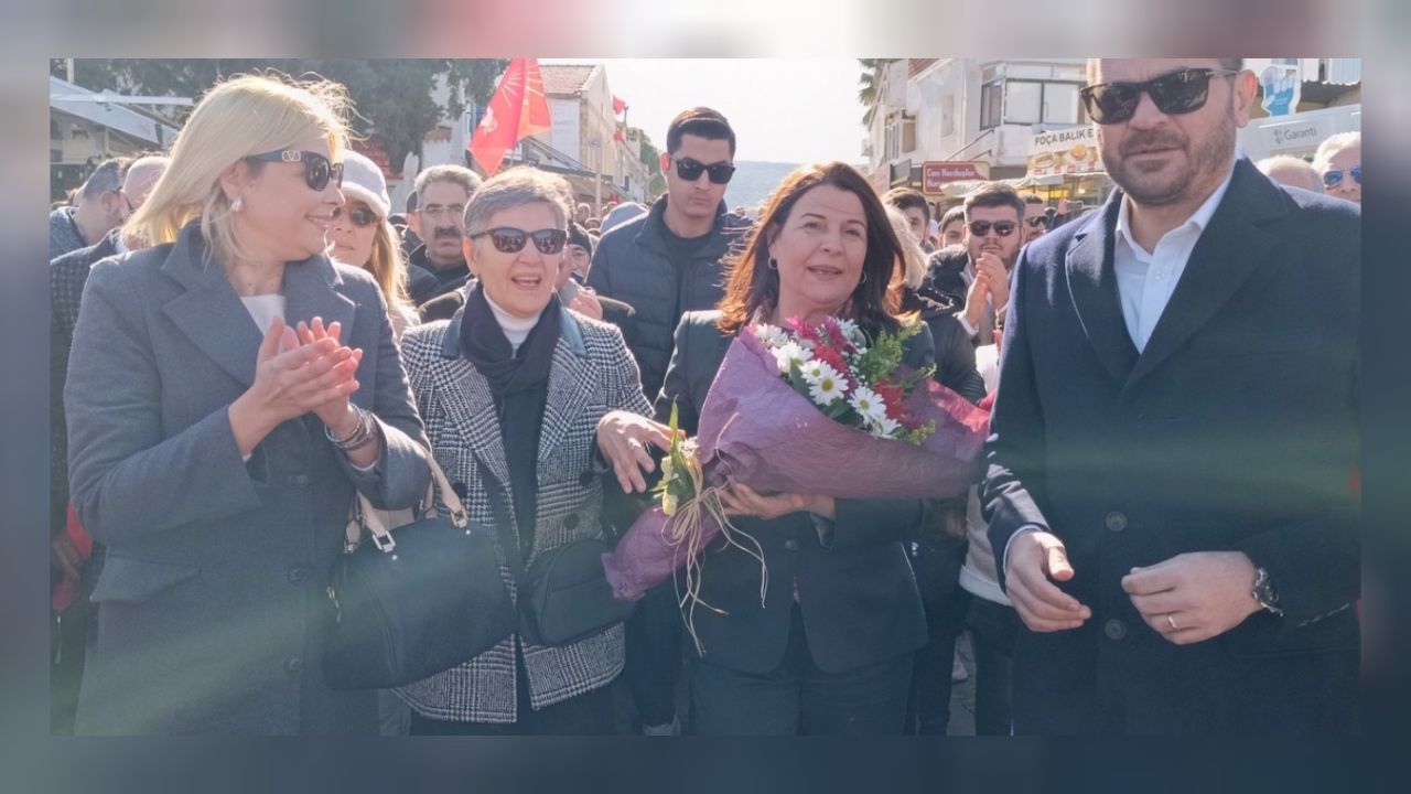 Foça Belediye Başkanı Fıçı, muhtarlarla bir araya geldi