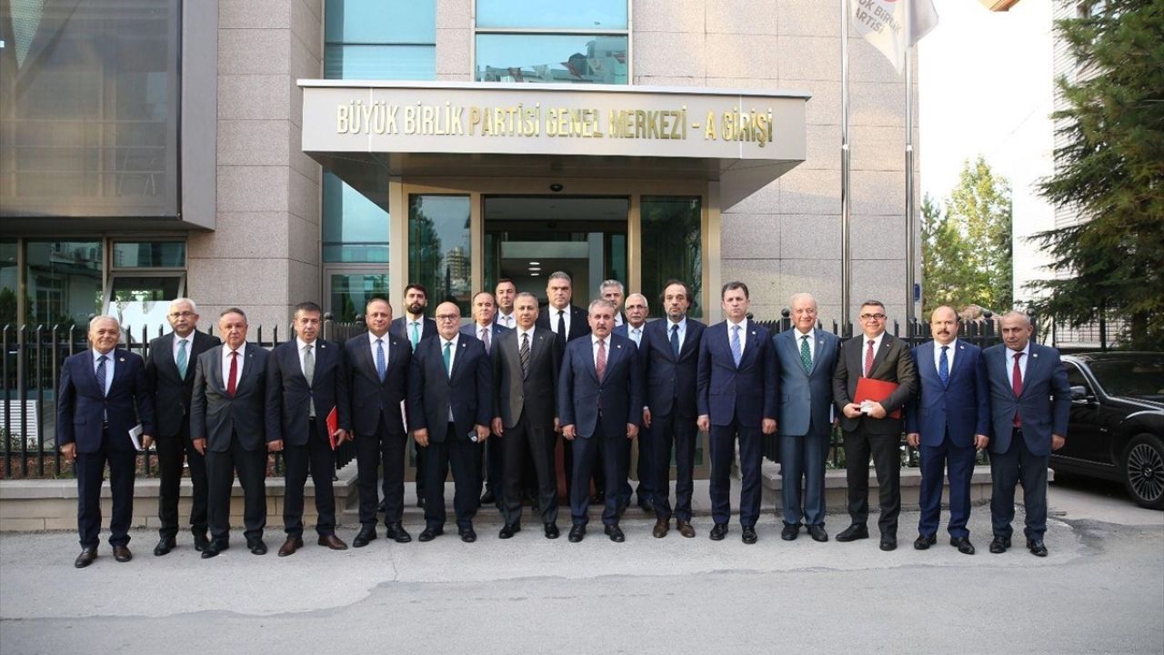 İçişleri Bakanı Yerlikaya BBP Genel Başkanı Destici'yi Ziyaret Etti