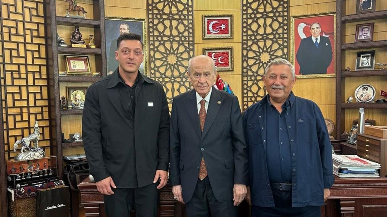 MHP Genel Başkanı Bahçeli'den Mesut Özil'e Ziyaret