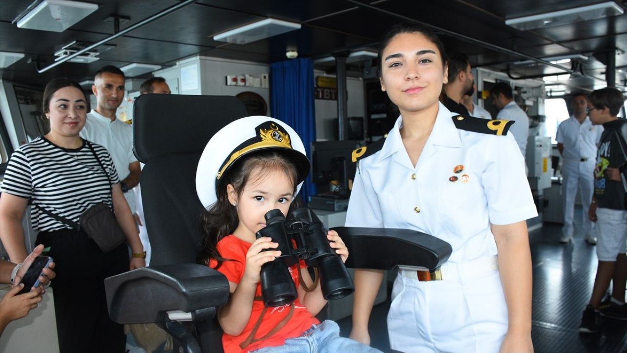 Samsun'da TCSG-Dost Gemisi Ziyarete Açıldı