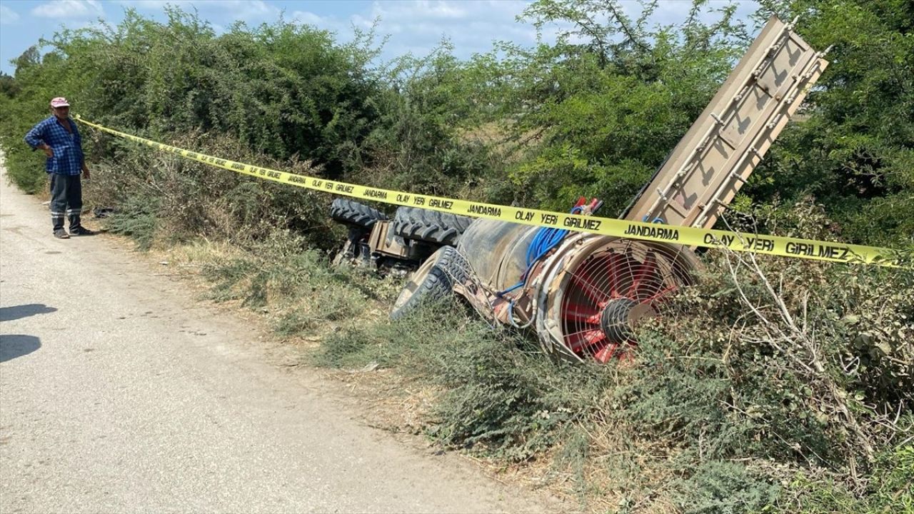 Adana'da Traktör Devrilmesi: Bir Kişi Hayatını Kaybetti