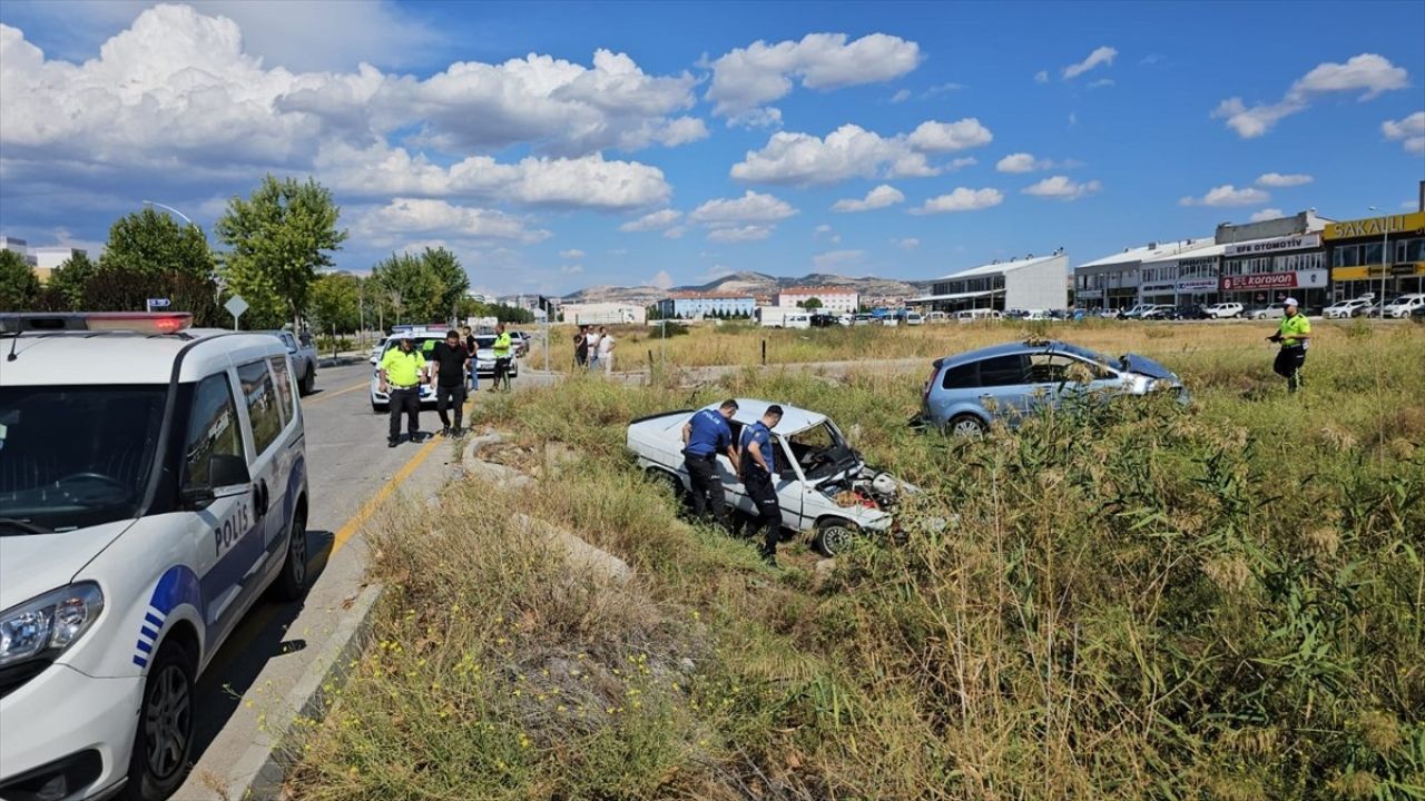 Çorum'da Trafik Kazası: Dört Yaralı