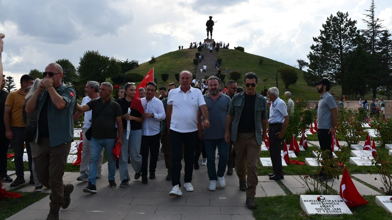 Memleket Partisi Başkanı Muharrem İnce, Dumlupınar Şehitliği'ni Ziyaret Etti