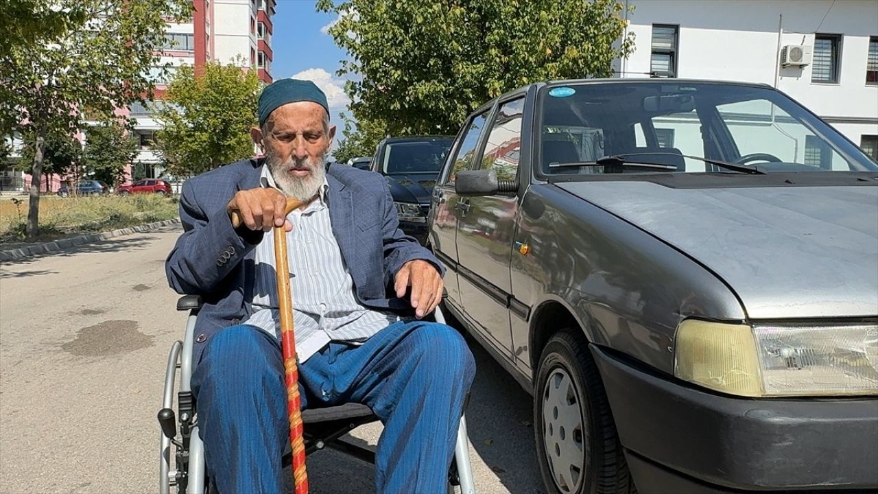 Kadir Öztürk'ten Anlamlı Bağış