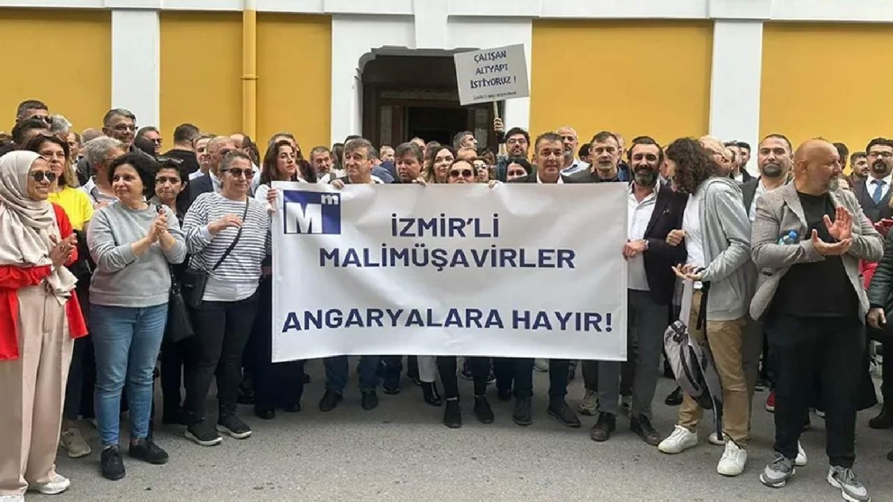 Mali müşavirler İzmir'de eylem yaptı