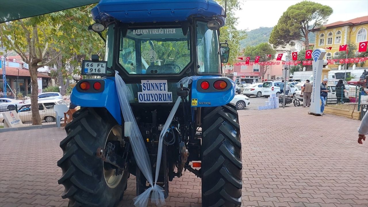 Denizli'de Sünnet Düğününde Traktör Kullanıldı