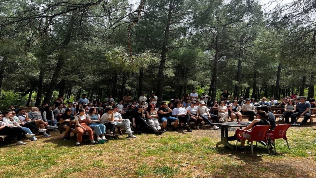 İzmir'de Genç Hayat okurları piknikte bir araya geldi