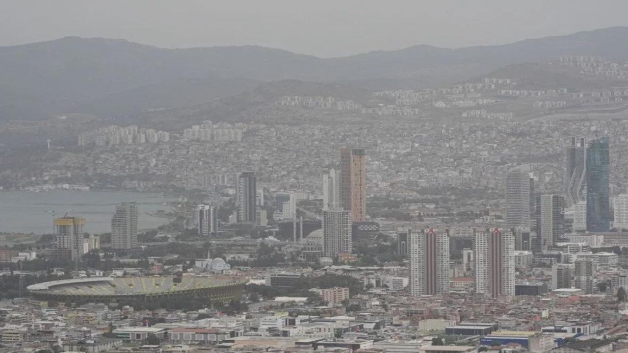 İzmir çöl tozunun etkisi altına girdi