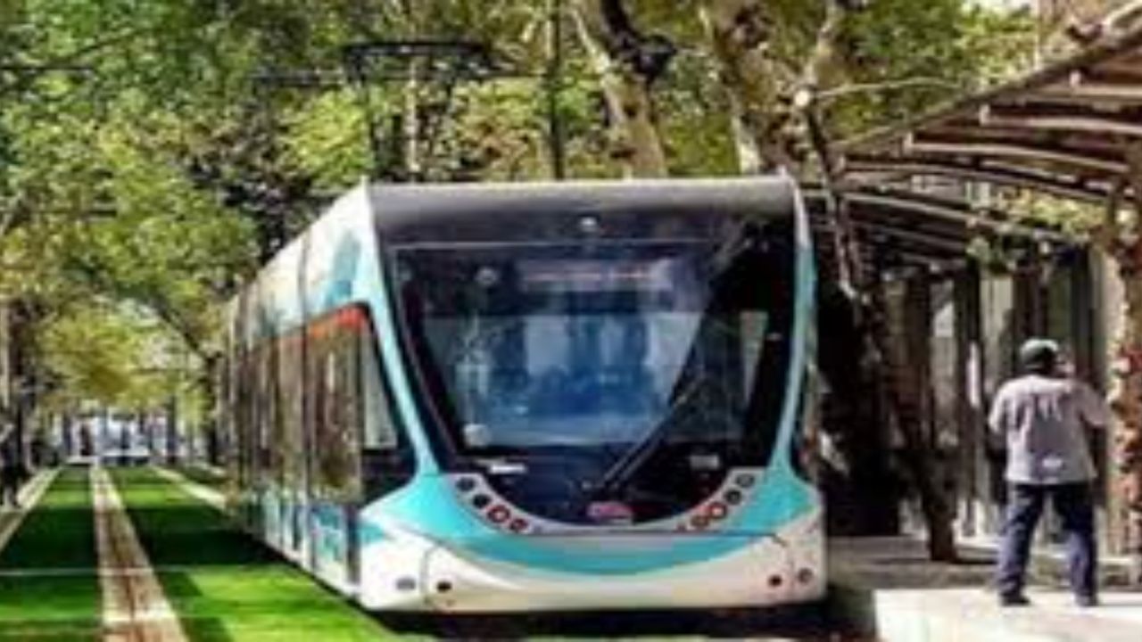 İzmir'de tramvay sefer saatleri değişti