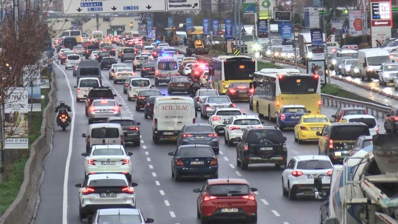 İzmir'de 1 Mayıs günü bu yollar trafiğe kapalı olacak