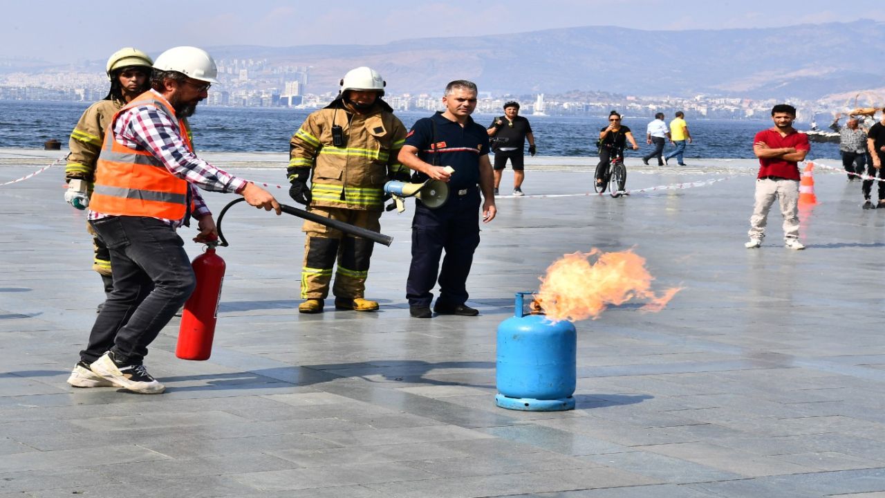 İzmir İtfaiyesi'nden örnek adım