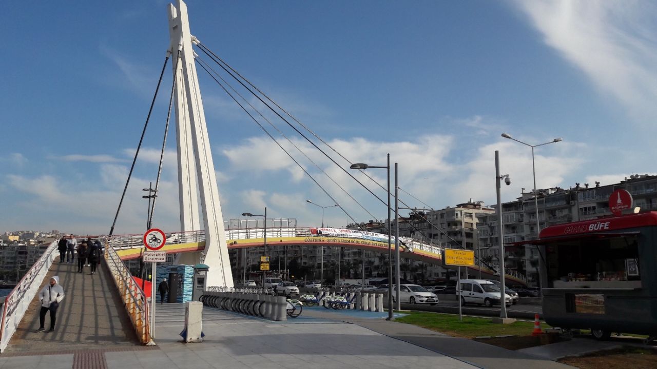 İzmir Büyükşehir Belediyesi'nde toplu işten çıkarmalar başladı