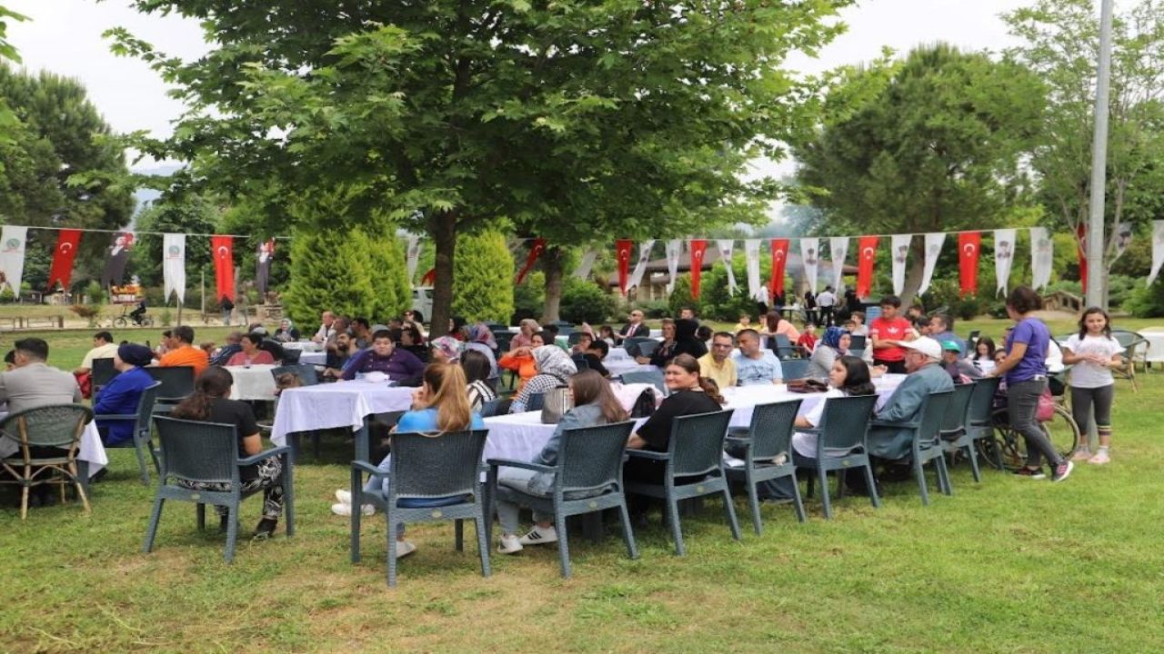 Ödemiş Belediyesi'nin Engelliler Haftası etkinliği çeşitli eğlencelerle kutlandı