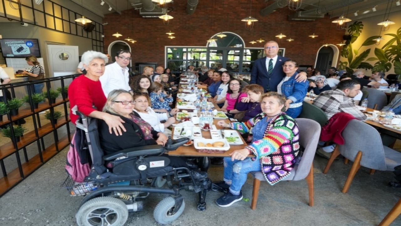 Gaziemir Belediye Başkanı Işık engelli merkezi müjdesi verdi