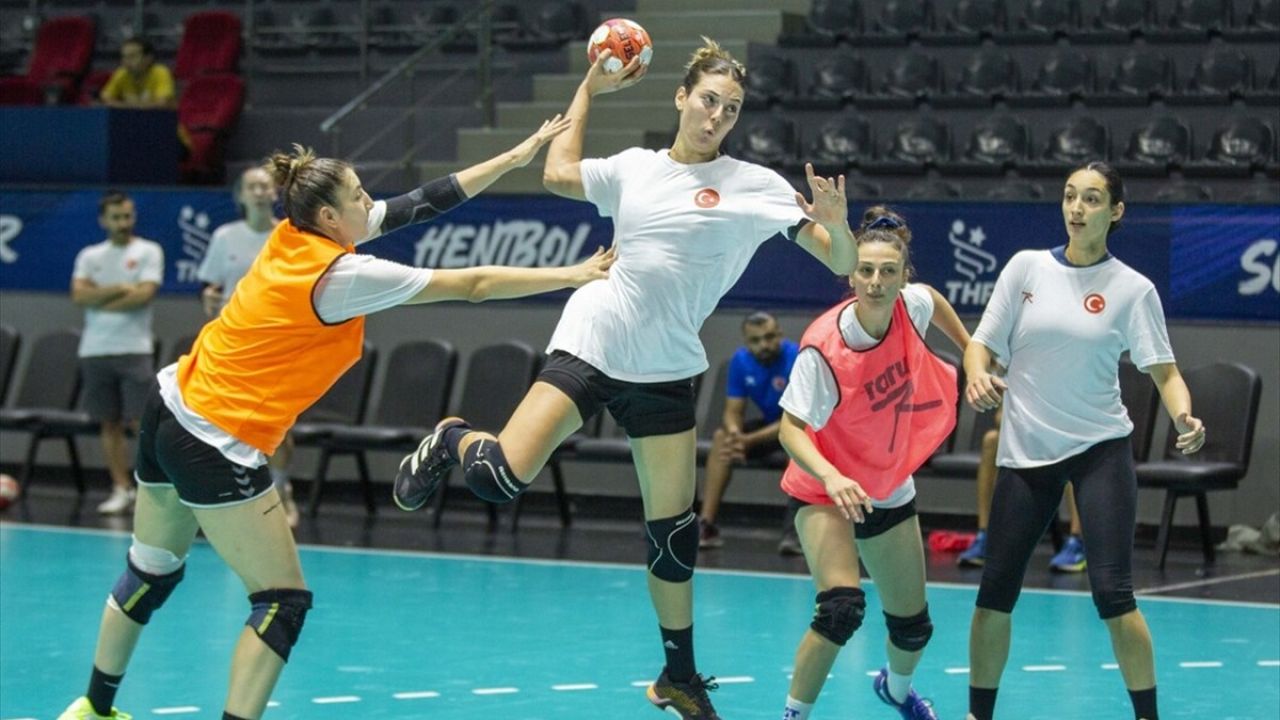 A Milli Kadın Hentbol Takımı 2024 Avrupa Şampiyonası İçin Hazırlanıyor