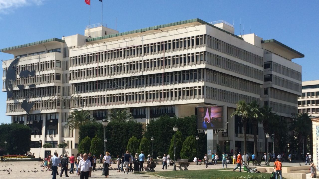 İzmir Büyükşehir Belediyesi'nin yeni hizmet binası için karar verildi