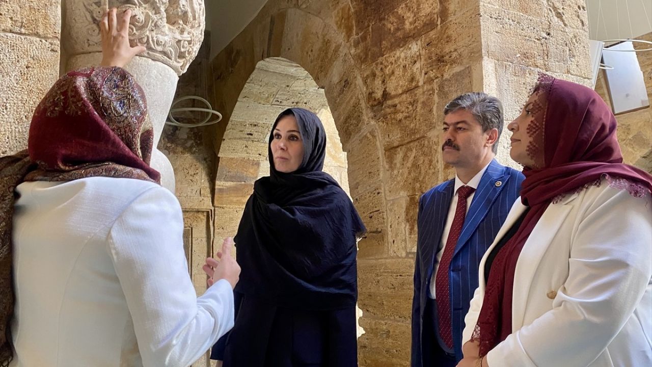 AK Parti Genel Başkan Yardımcısı Çiğdem Karaaslan Kırşehir'de Ziyaretlerde Bulundu