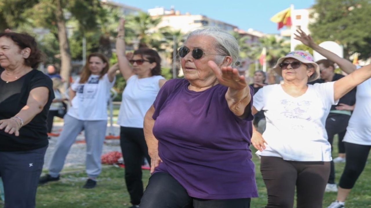 Konak Belediyesi açık havada spor etkinliği düzenliyor