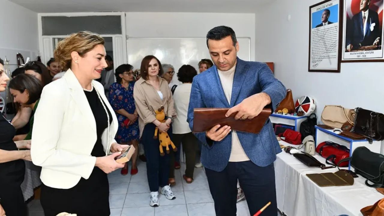 Çiğlili kadınların el emeği ürünleri sergilendi