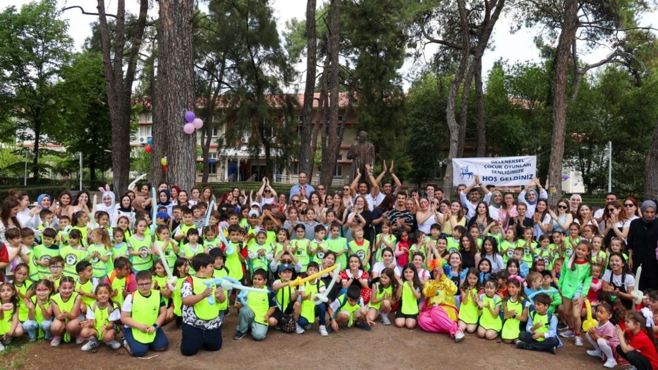 Dokuz Eylül Üniversitesi'nde Çocuk Oyunları Şenliği düzenlendi