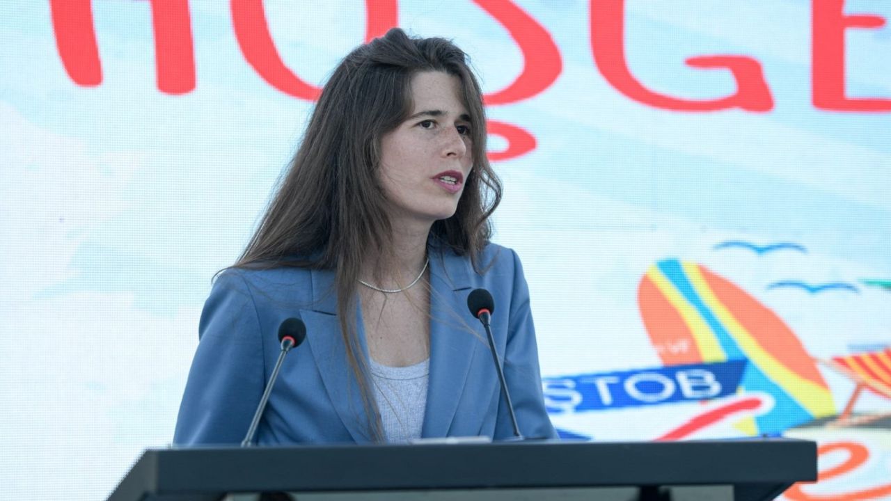 Çeşme yaza merhaba dedi