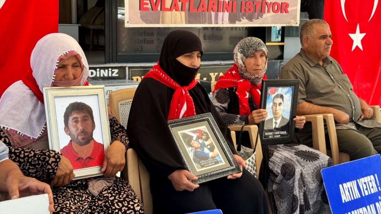 Muş'ta Evlat Nöbeti Sürüyor