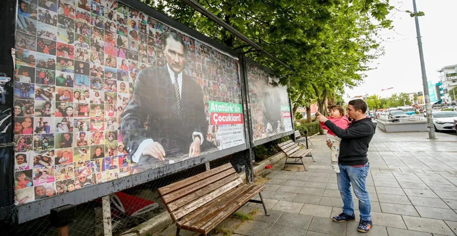 karşıyakada ATATÜRK TASARIMI