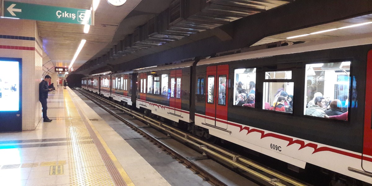 izmir metro seferlerinde düzenleme