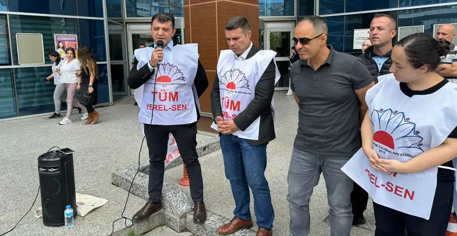 BAYRAKLI BELEDİYESİ İŞÇİLERİ EYLEMDE