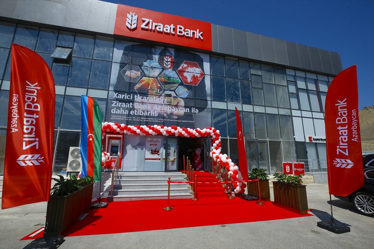 Bakü'de, Ziraat Bank Azerbaycan'ın 9. şubesi açıldı. Türkiye'nin Bakü Büyükelçisi Cahit Bağcı...