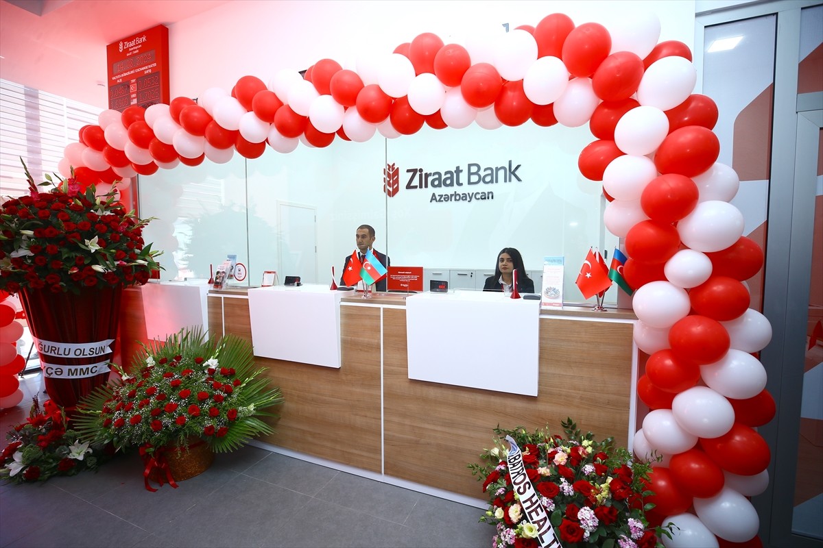 Bakü'de, Ziraat Bank Azerbaycan'ın 9. şubesi açıldı. Türkiye'nin Bakü Büyükelçisi Cahit Bağcı...