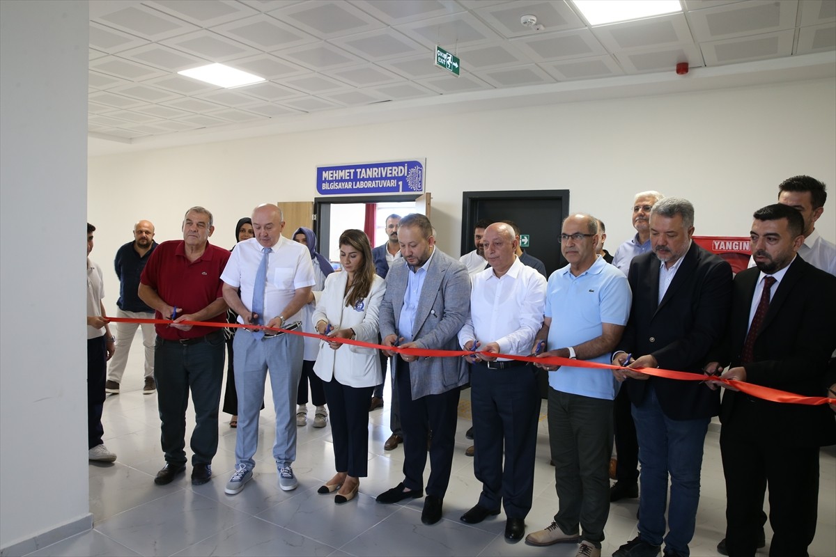 Kahramanmaraş Sütçü İmam Üniversitesi (KSÜ) Sosyal Bilimler Meslek Yüksekokulu'na bir hayırseverin...