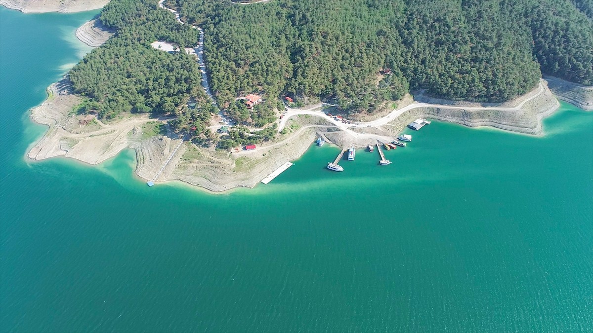 Samsun'un en önemli turizm destinasyonlarından biri olan Şahinkaya Kanyonu'na rağbet artıyor....
